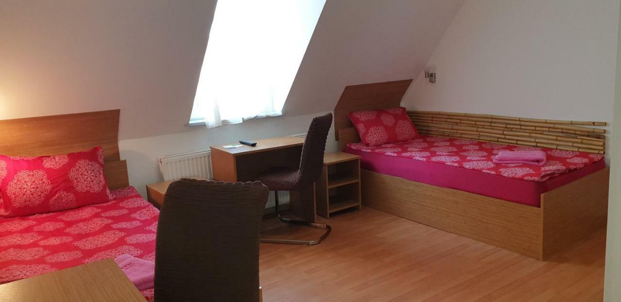 Pension Haus Baron 1 Neckarau MHG Exteriér fotografie